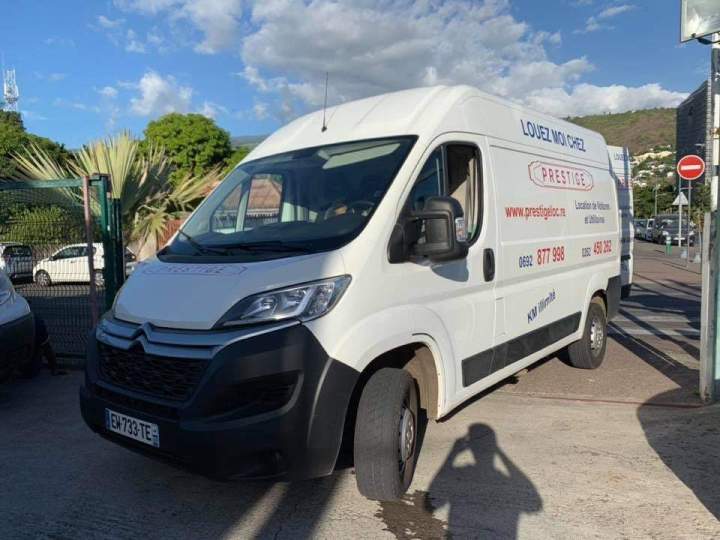 Location d'utilitaires, Le Port